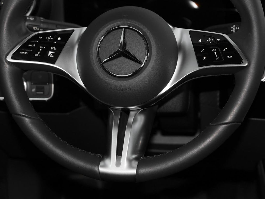 Mercedes-Benz CLA 180 2024