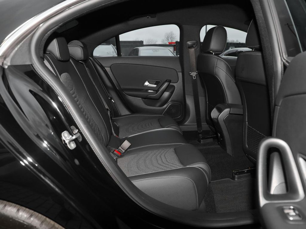 Mercedes-Benz CLA 180 2024