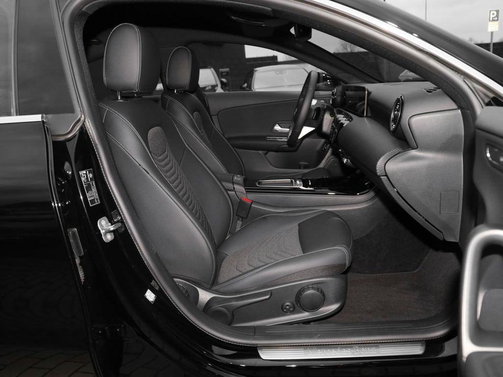 Mercedes-Benz CLA 180 2024