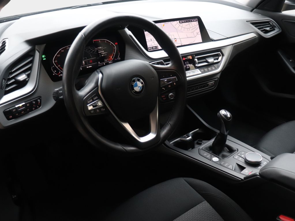 BMW 118 2022