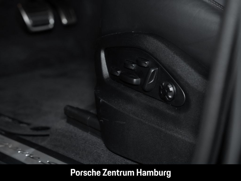 Porsche Cayenne 2025