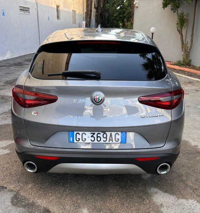Alfa Romeo Stelvio 2021