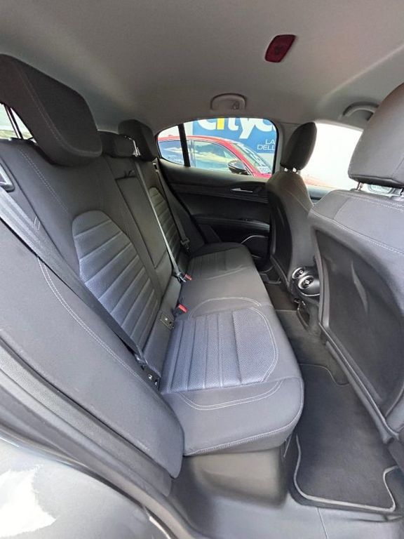 Alfa Romeo Stelvio 2021