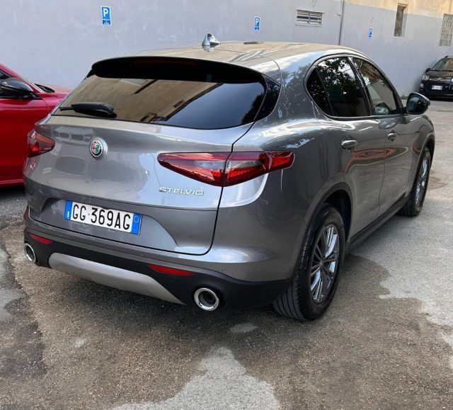 Alfa Romeo Stelvio 2021
