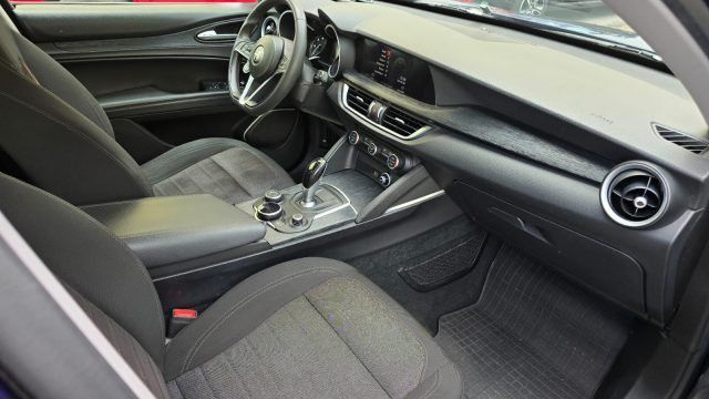 Alfa Romeo Stelvio 2019