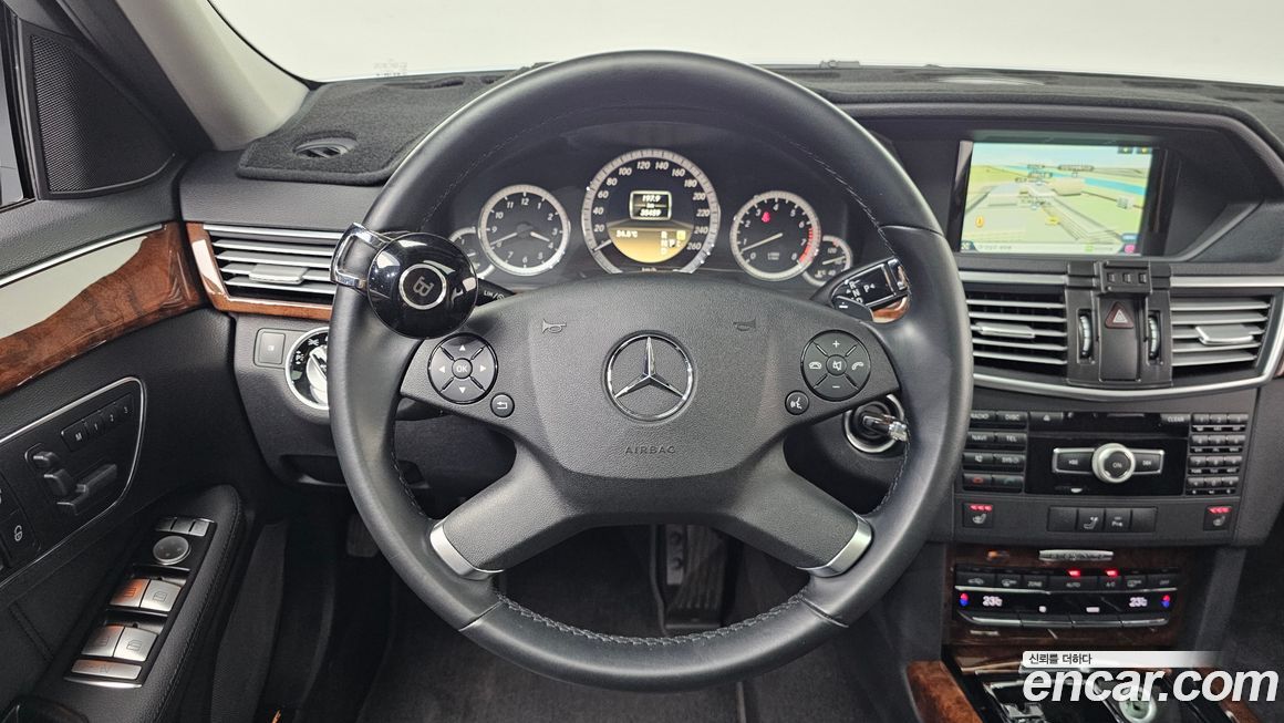 Mercedes-Benz E-Class 2012