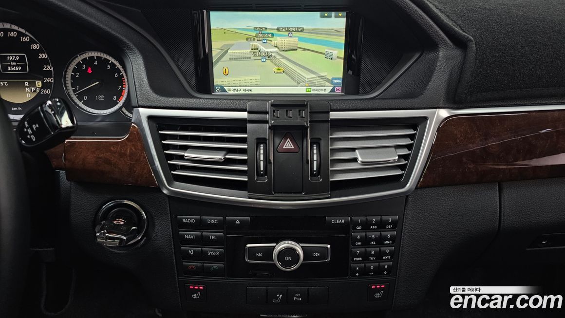 Mercedes-Benz E-Class 2012