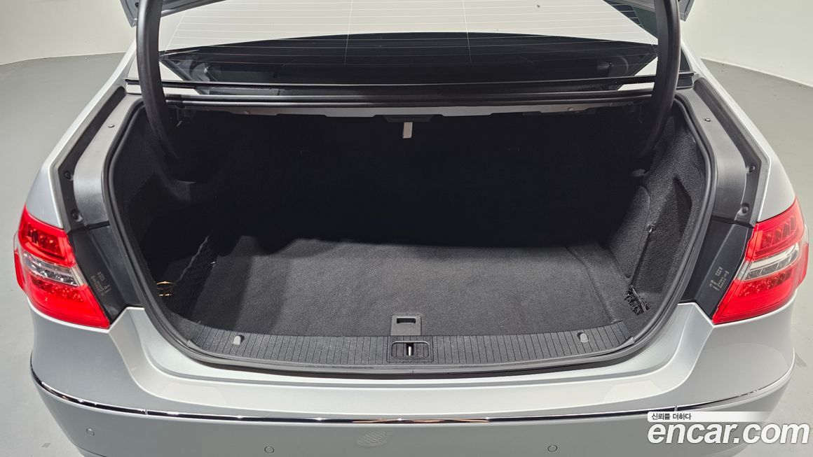 Mercedes-Benz E-Class 2012