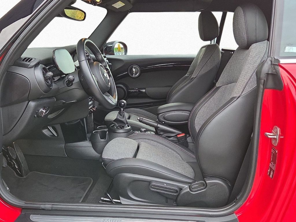 MINI Cooper Cabrio 2021