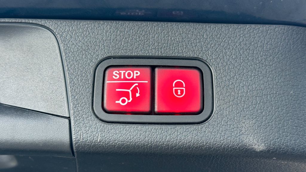 Mercedes-Benz GLB 200 2023