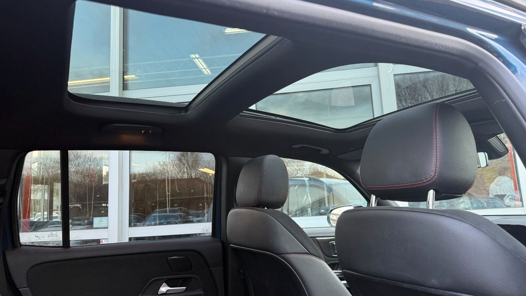 Mercedes-Benz GLB 200 2023