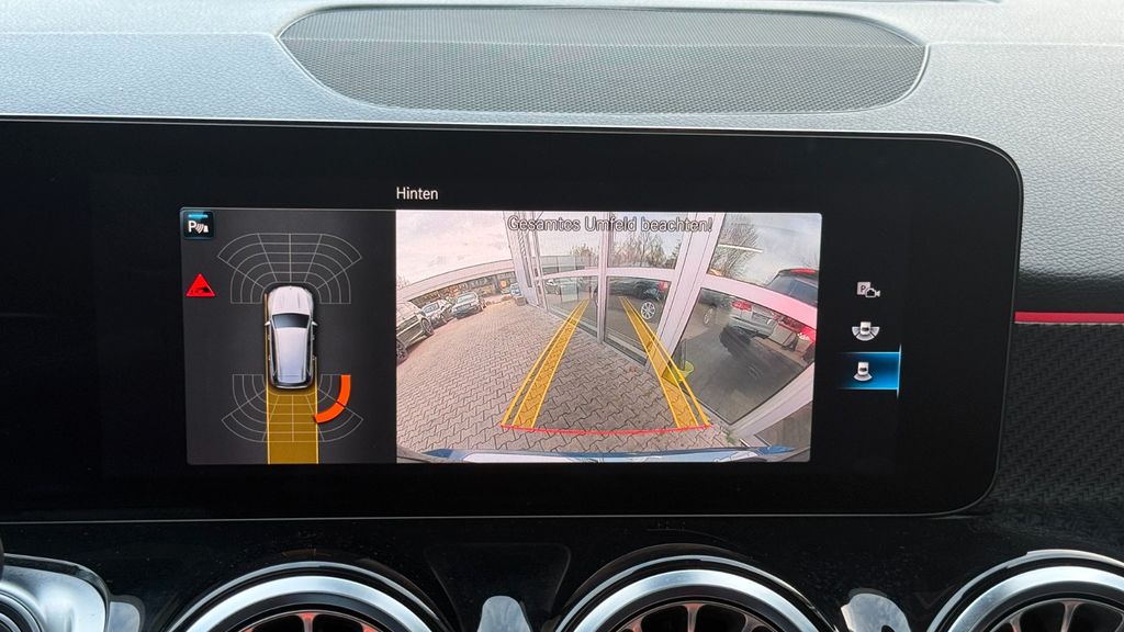 Mercedes-Benz GLB 200 2023