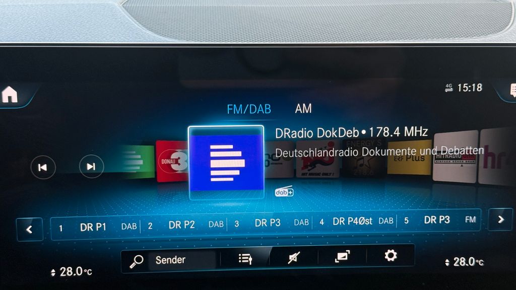 Mercedes-Benz GLB 200 2023