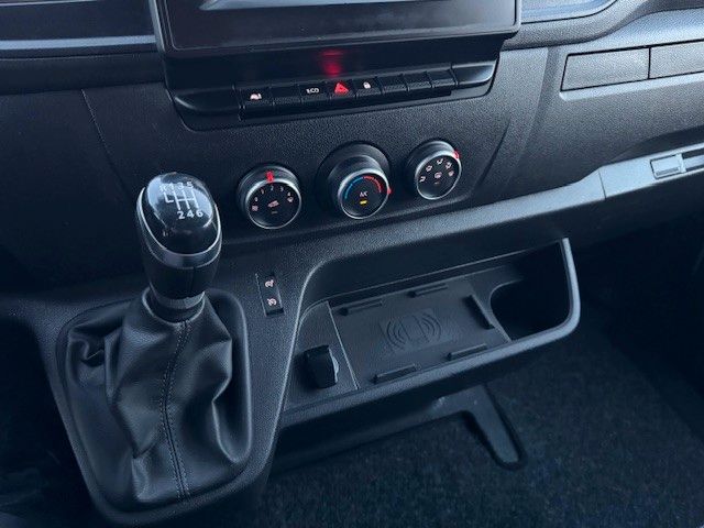 Nissan NV400 2021