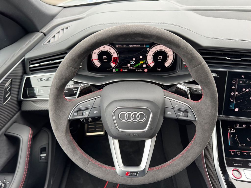 Audi RSQ8