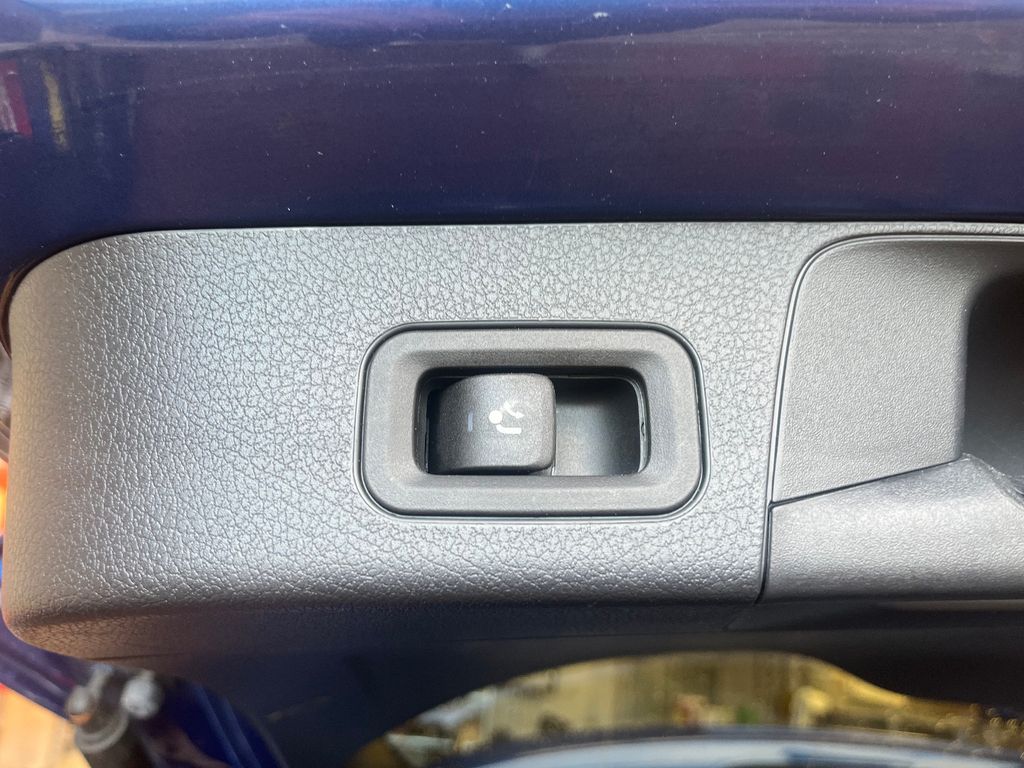 Mercedes-Benz GLB 200 2024