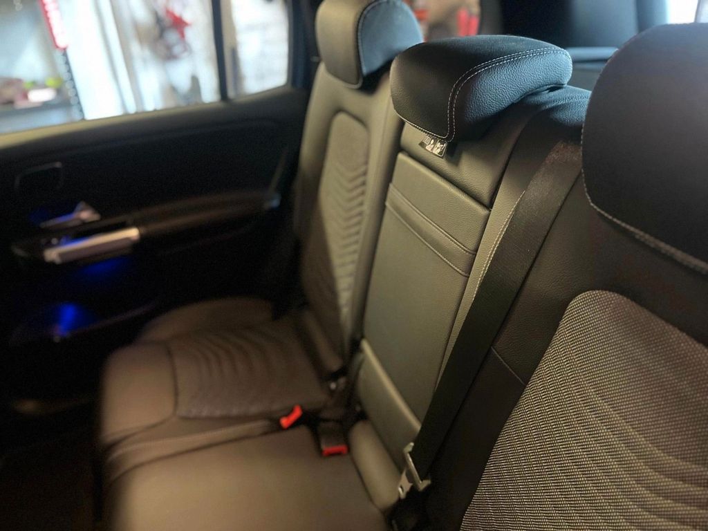 Mercedes-Benz GLB 200 2024