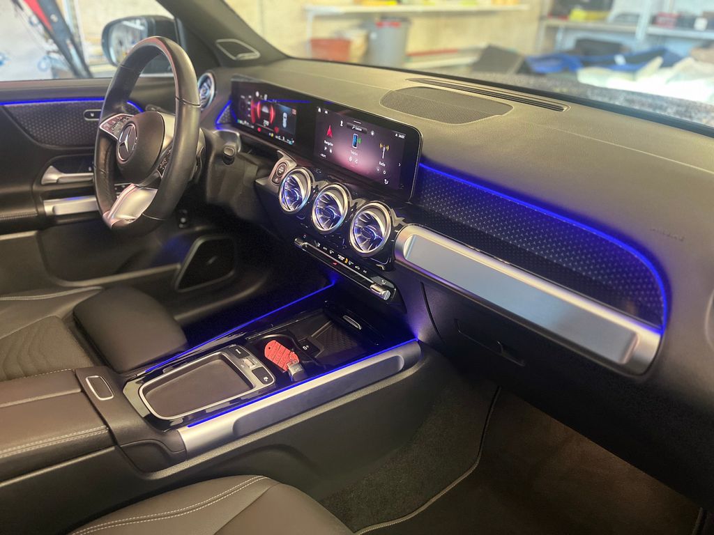 Mercedes-Benz GLB 200 2024