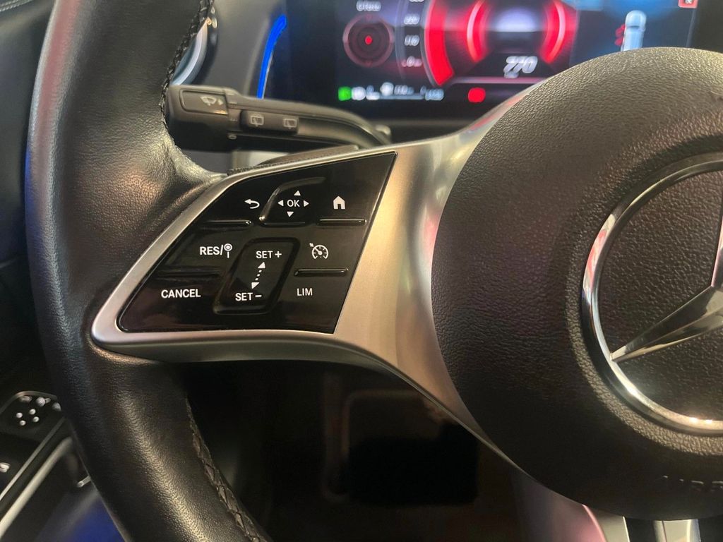 Mercedes-Benz GLB 200 2024