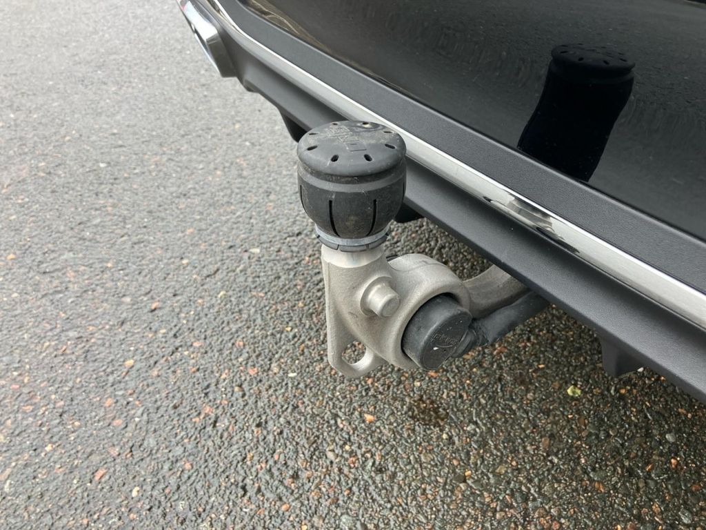 Mercedes-Benz C 300 2025