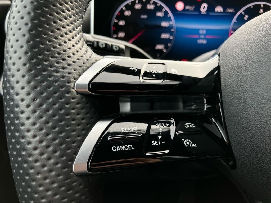 Mercedes-Benz C 300 2025