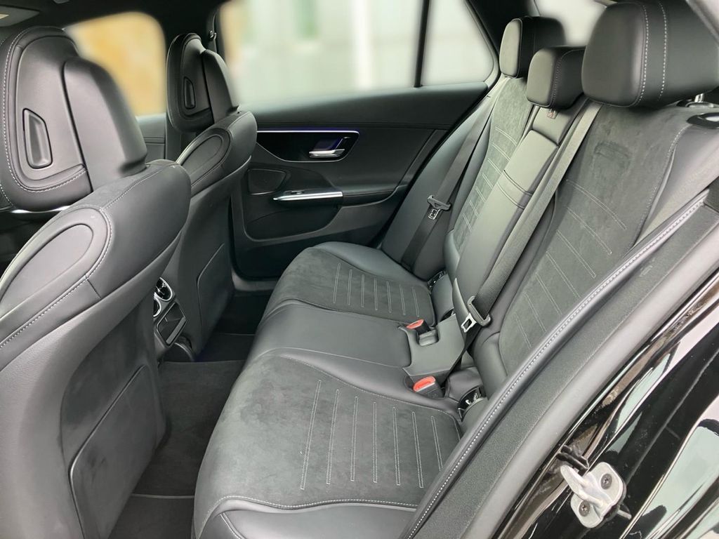 Mercedes-Benz C 300 2025