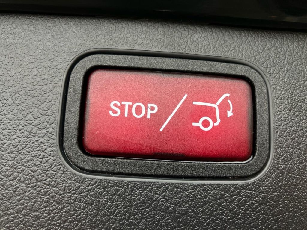 Mercedes-Benz C 300 2025