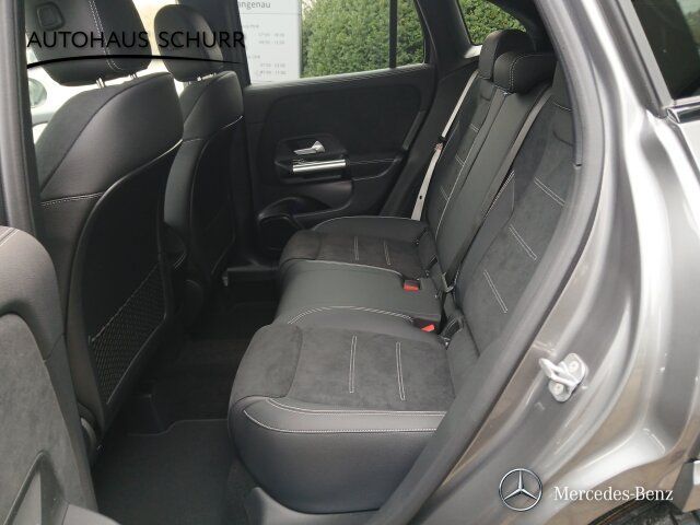 Mercedes-Benz GLA 200 2025