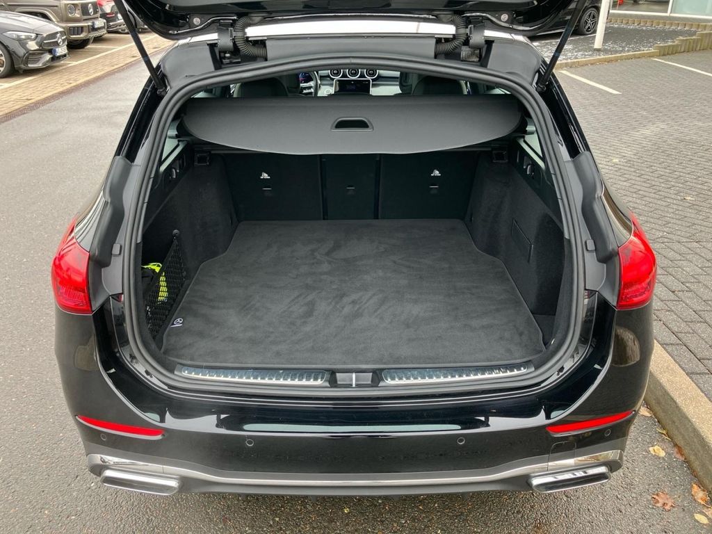 Mercedes-Benz C 300 2025