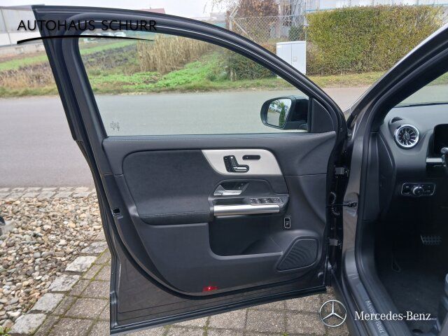 Mercedes-Benz GLA 200 2025