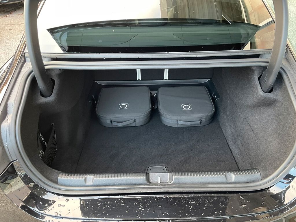 Mercedes-Benz EQE 2024