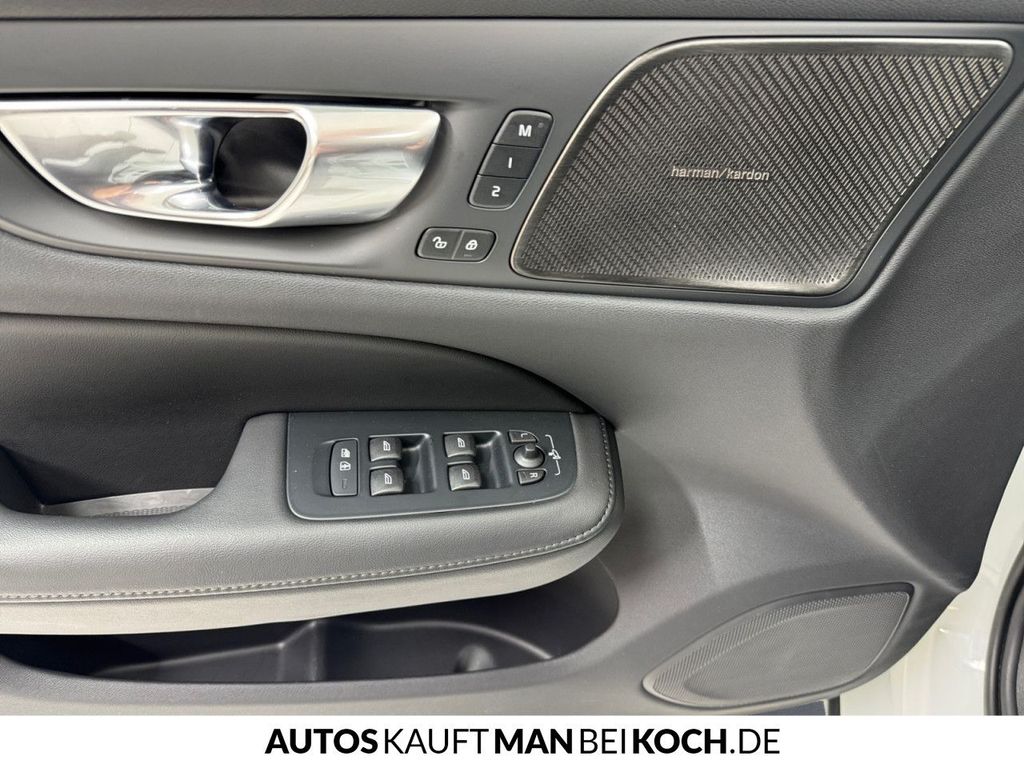 Volvo V60 2025