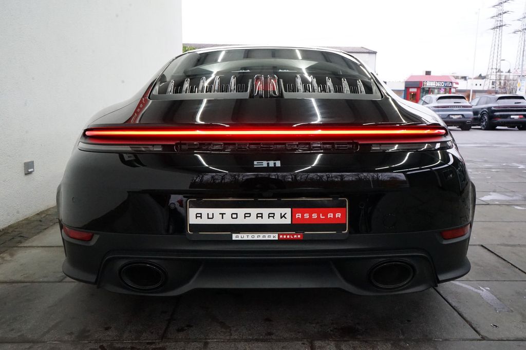 Porsche 992 2025
