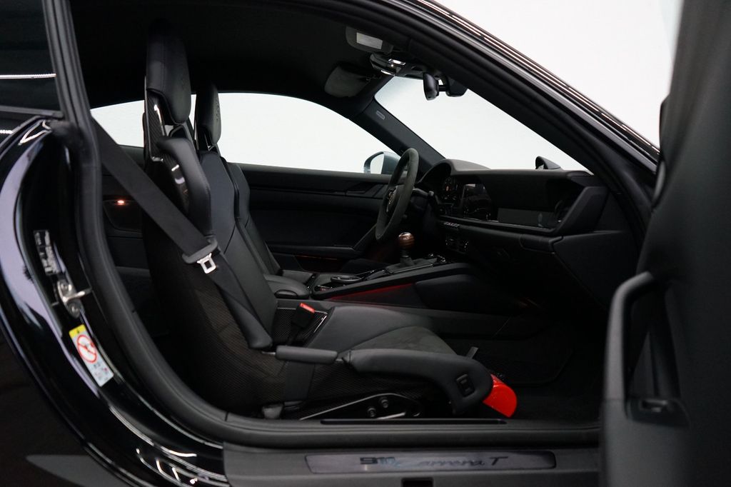 Porsche 992 2025