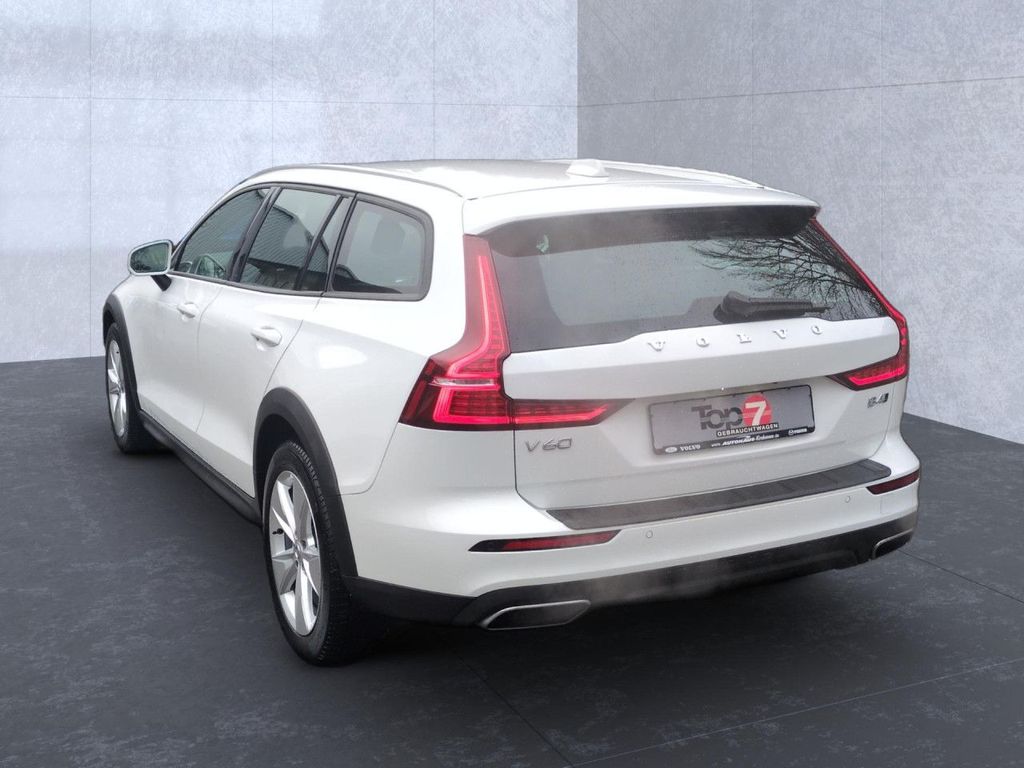 Volvo V60 Cross Country 2021