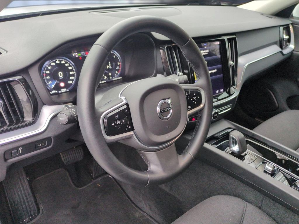 Volvo V60 Cross Country 2021