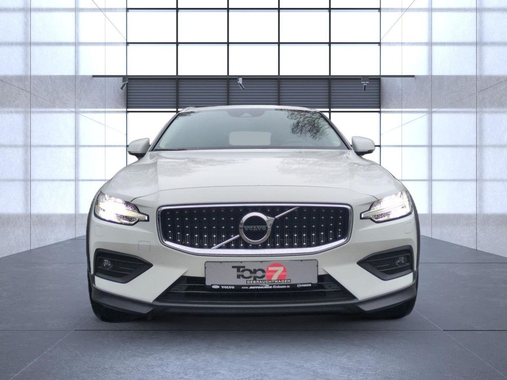 Volvo V60 Cross Country 2021