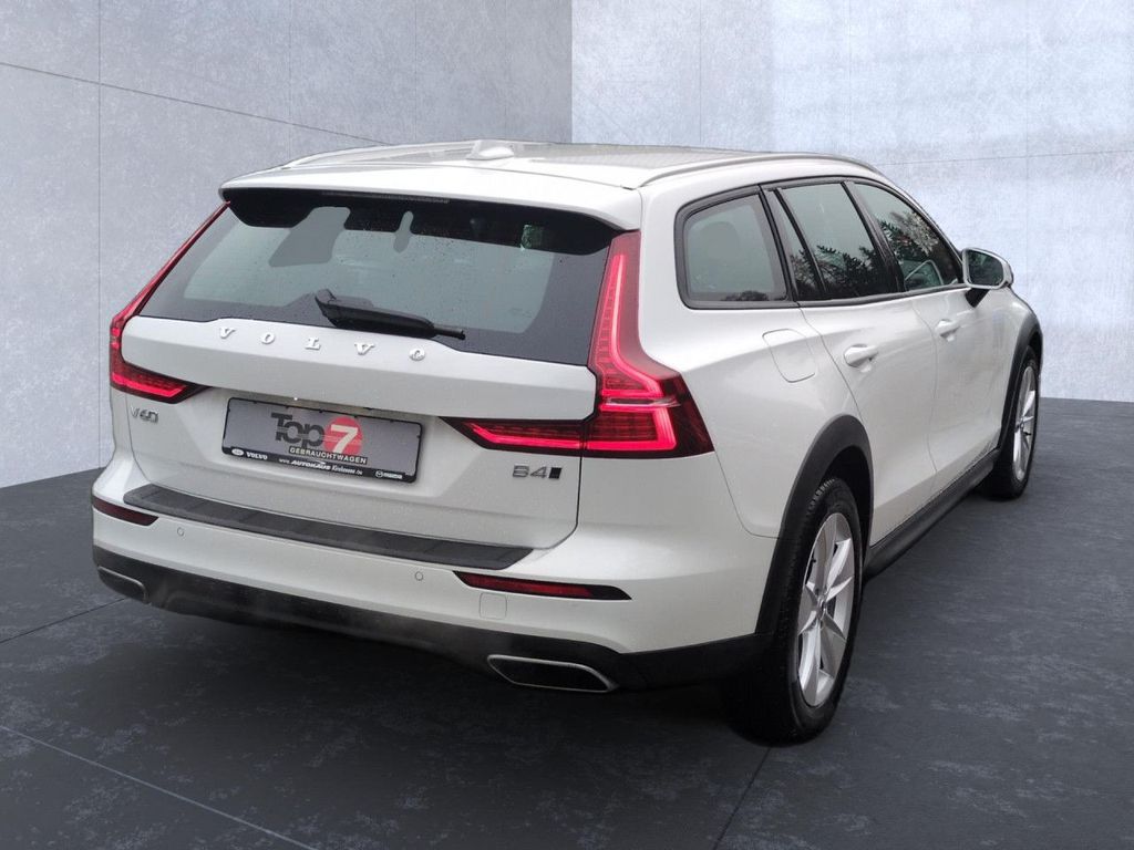 Volvo V60 Cross Country 2021