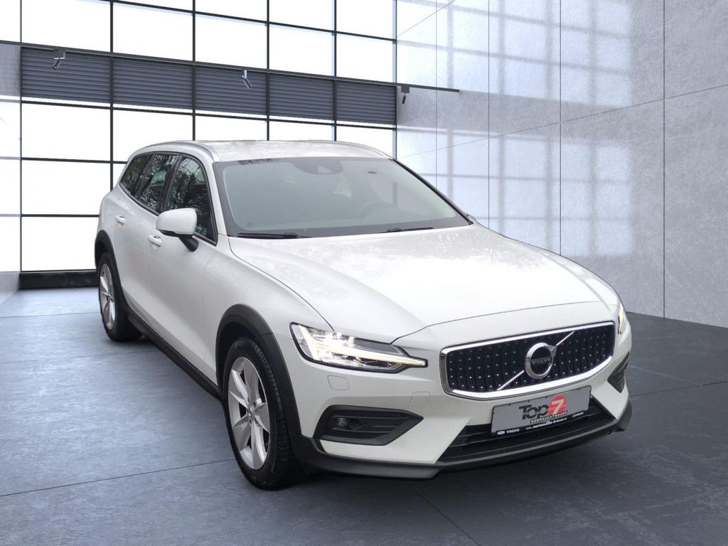 Volvo V60 Cross Country 2021
