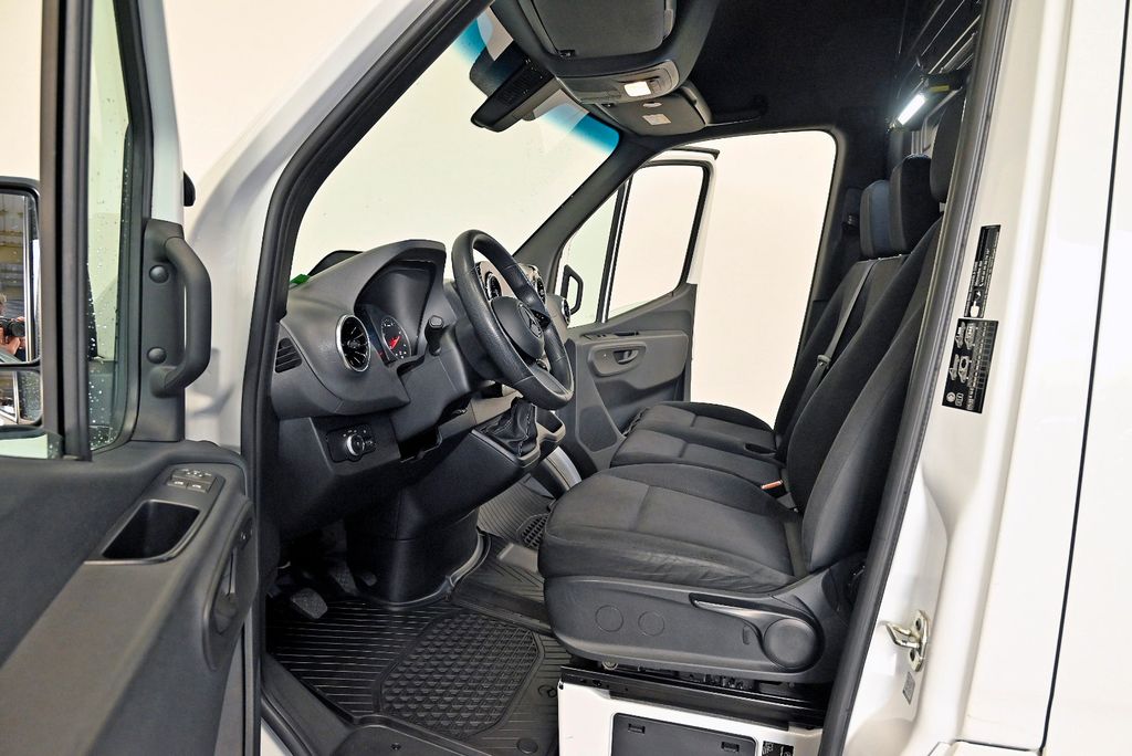 Mercedes-Benz Sprinter 2024