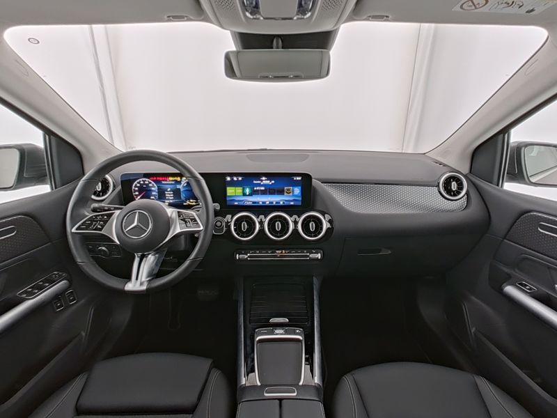 Mercedes-Benz B 250 2024