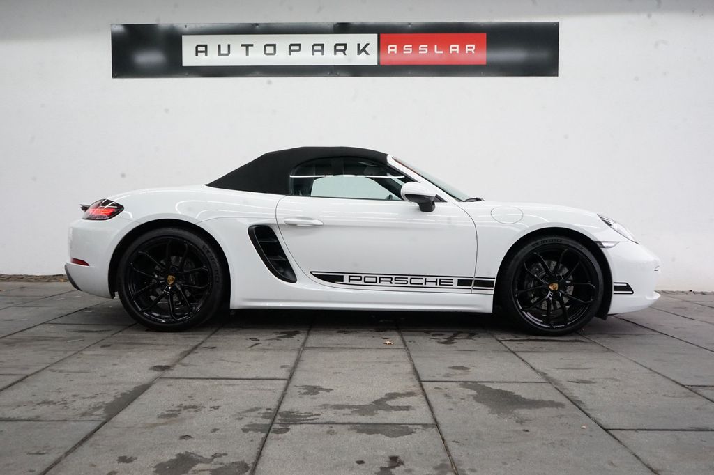 Porsche Boxster 2024