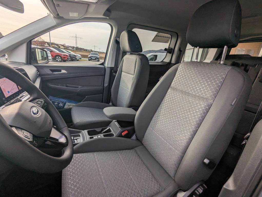 Ford Grand Tourneo 2025