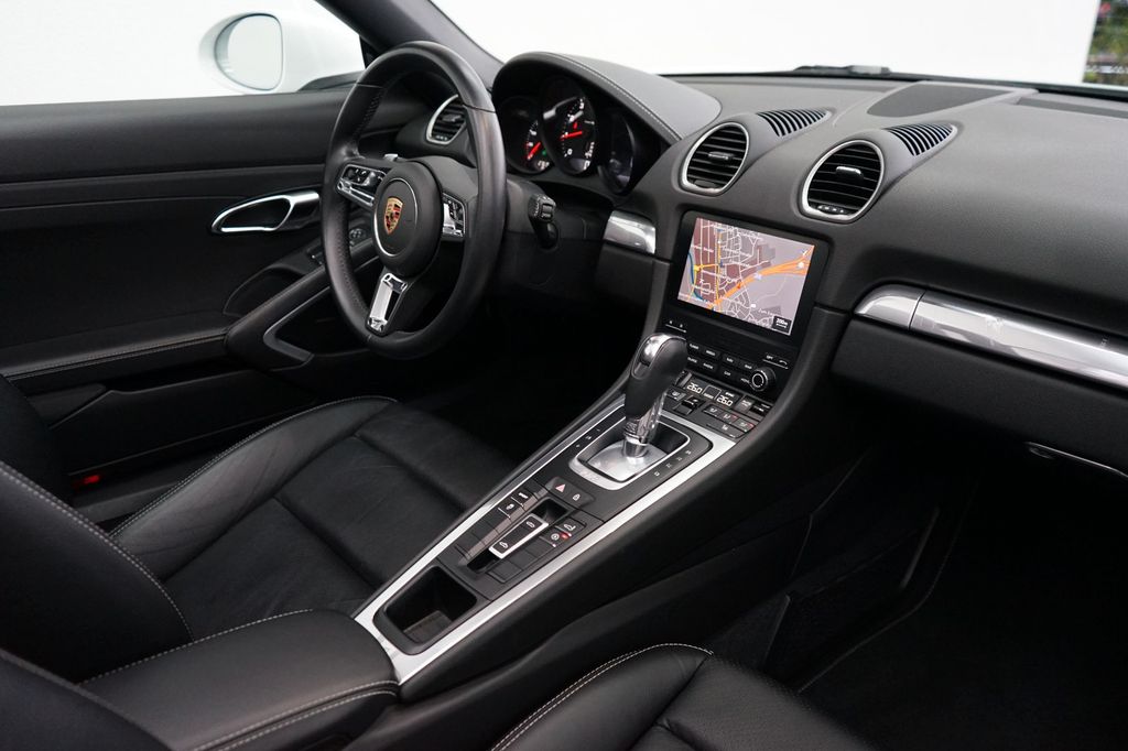 Porsche Boxster 2024