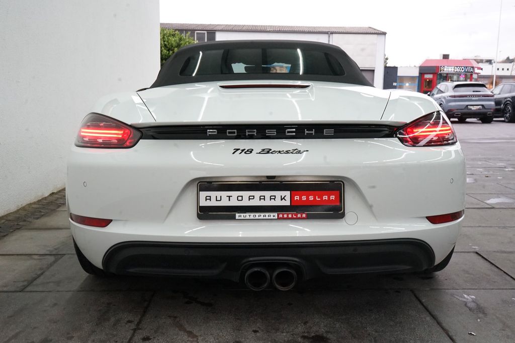 Porsche Boxster 2024