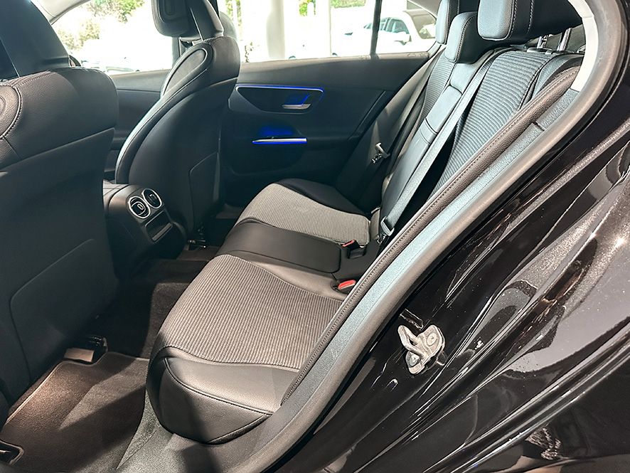 Mercedes-Benz C 220 2025