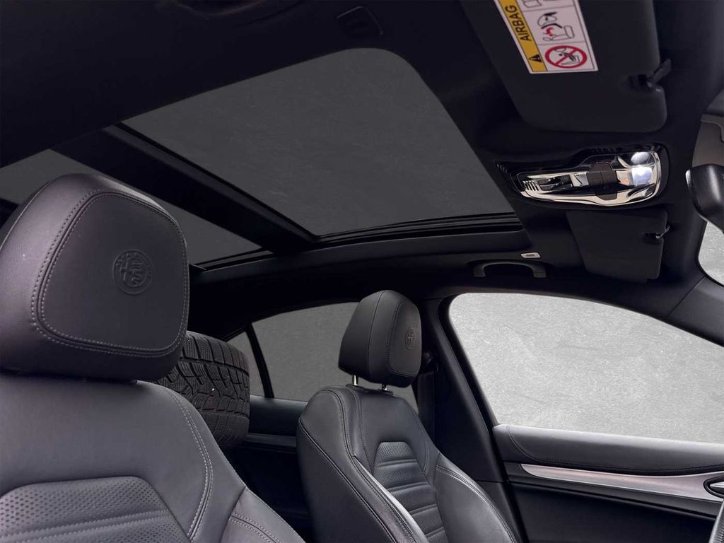 Alfa Romeo Stelvio 2021