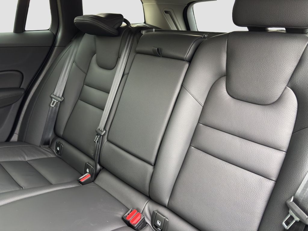 Volvo V60 Cross Country 2023