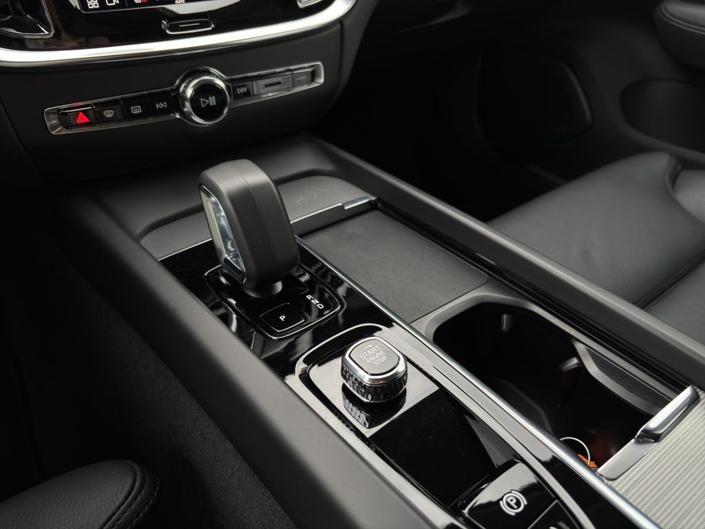 Volvo V60 Cross Country 2023