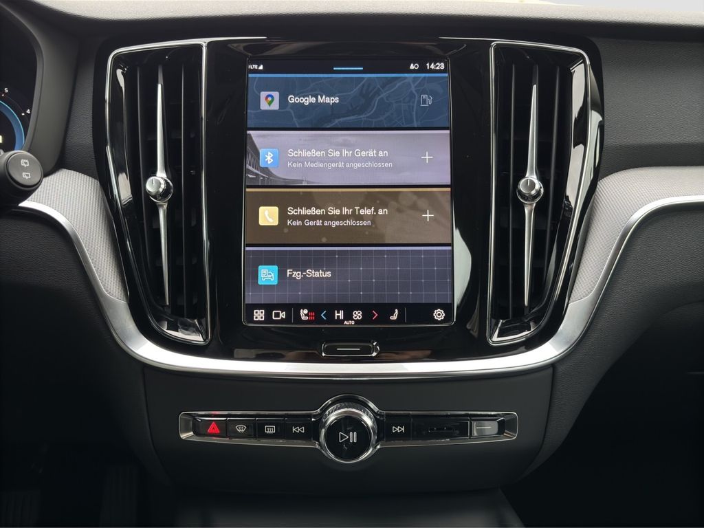 Volvo V60 Cross Country 2023